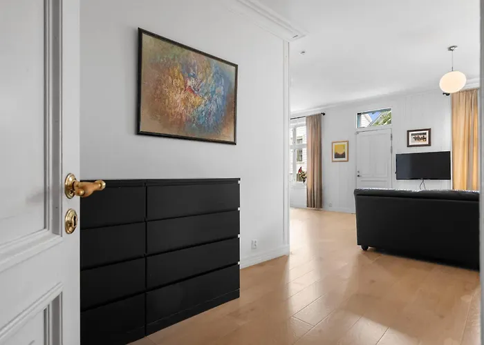 Apartamento Unique And Spacious In Bergens Charming Area Bergen