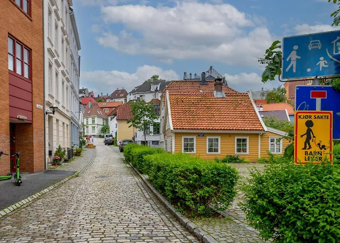 Unique And Spacious In Bergens Charming Area