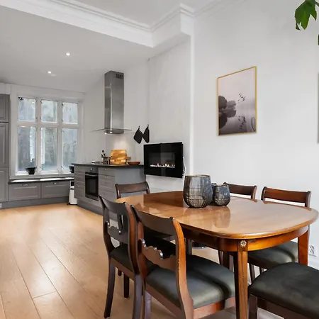 Lejlighed Unique And Spacious In Bergens Charming Area Bergen