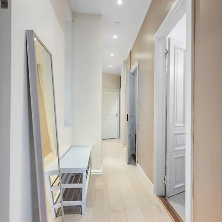 Апартаменты Unique And Spacious In Bergens Charming Area *